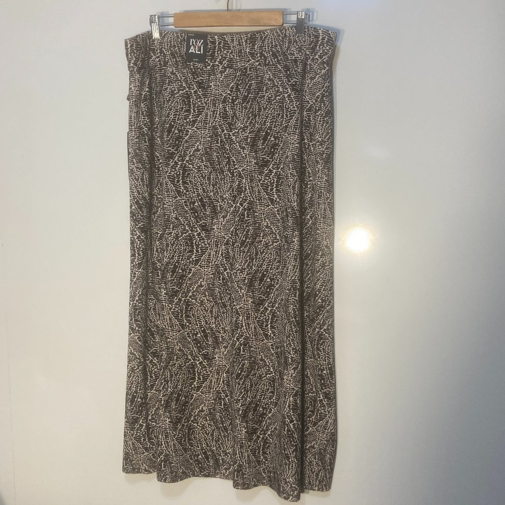 Roz & Ali Black and Cream Abstract Print Maxi Skirt NWT